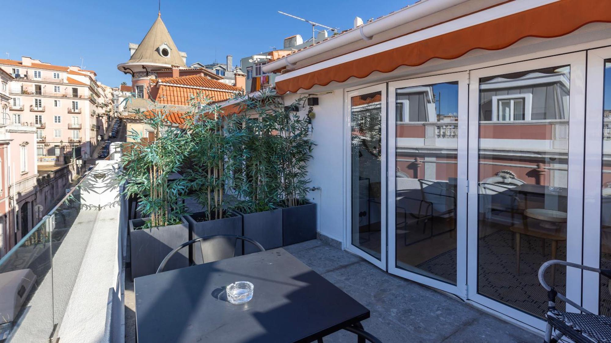 Apartment 1bdr With Terrace And View By Lovelystay Lissabon